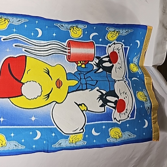 Tweety Bird Blanket - Picture 4 of 4